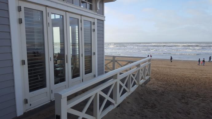 Pioneer Millworks Accoya® - Naturally Tough for Ocean Front Homes
