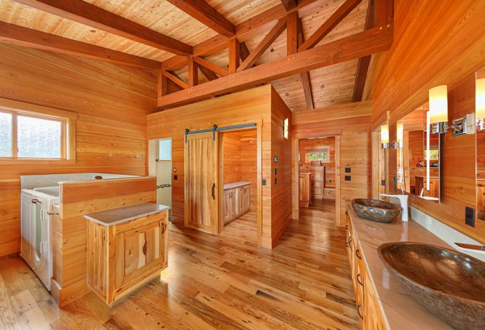 Pioneer Millworks Larch Shiplap Unfinished, finished on-site in Puget Sound, WA. Photography © Mihael Blikshteyn