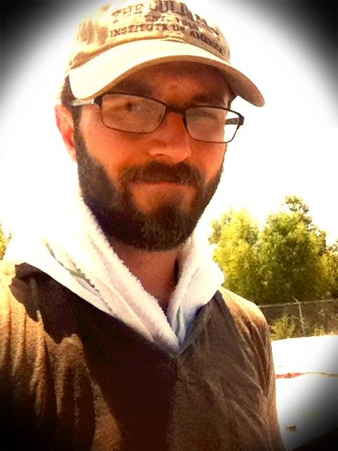 Here I am sporting some southern airconditioning (i.e. a wet dishrag around my neck).