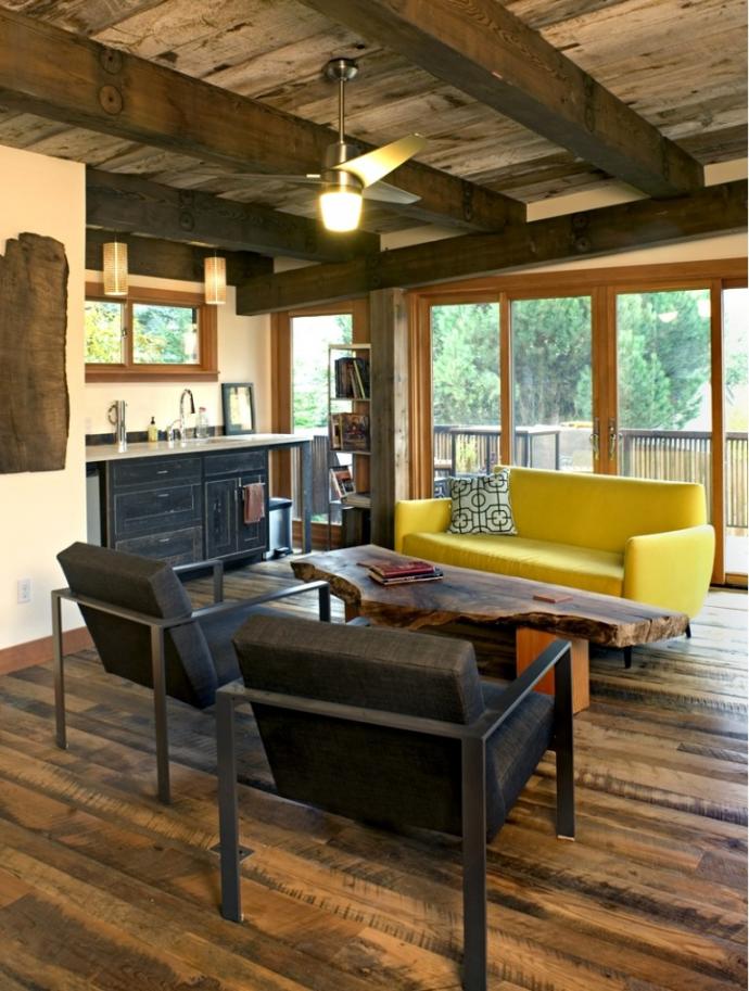 Settlers’ Plank Reclaimed Mixed Hardwoods with a poly finish in a Portland, Oregon ADU. Photo by Loren Nelson.