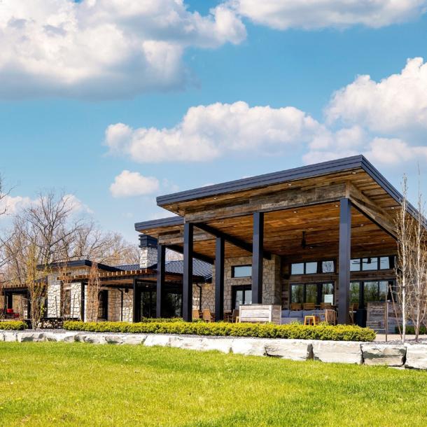 Pioneer Millworks American Prarie Brown Board Paneling and Siding. Project by Coulson Design Build. Photos by Pastorius Media.