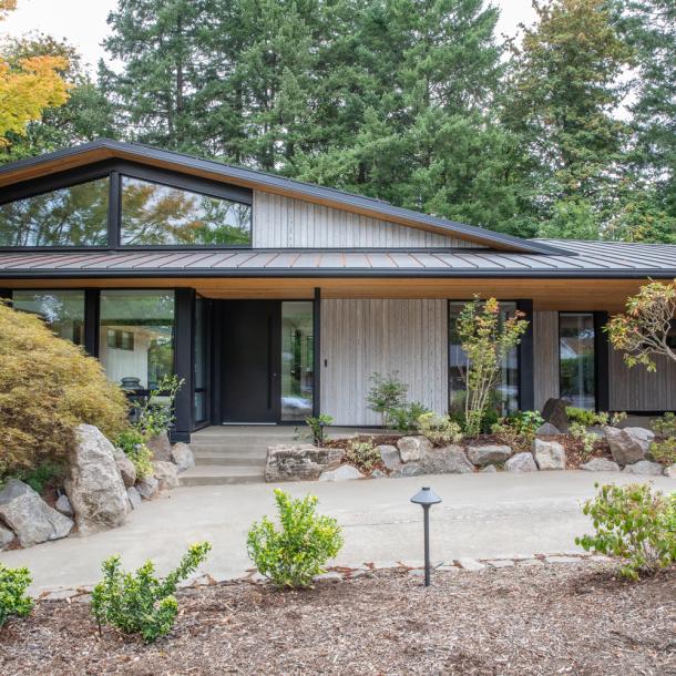 Pioneer Millworks Larch White Shou Sugi Ban Siding. Project by Akos Construction. Photos by Cristin Norine.