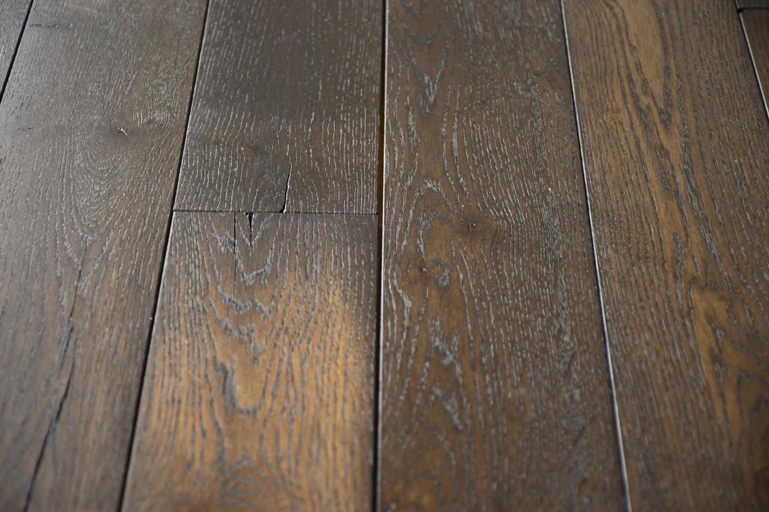 Reclaimed Oak Flooring & Paneling | BLACK & TAN—TAN OAK | Pioneer
