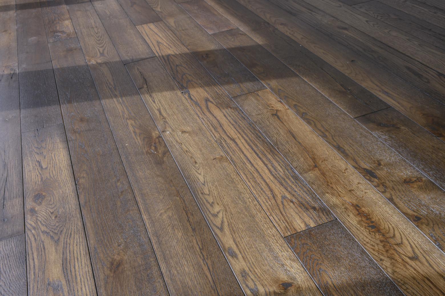Reclaimed Oak Flooring & Paneling | BLACK & TAN—TAN OAK | Pioneer