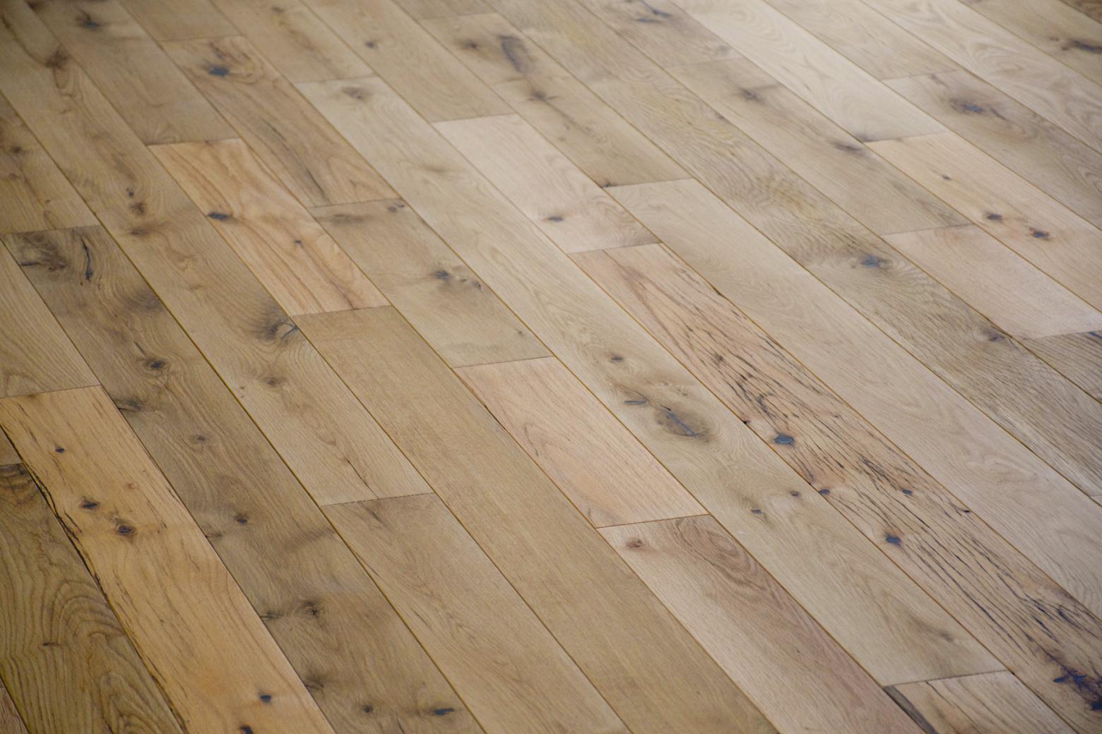 Reclaimed Oak Flooring & Paneling | BLACK & TAN—TAN OAK | Pioneer