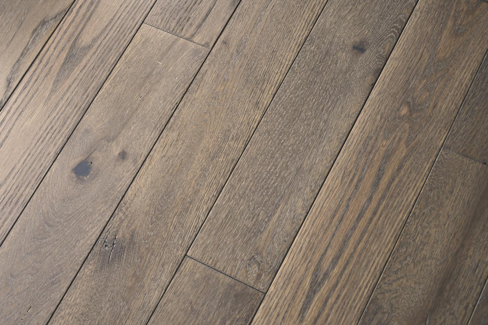 Reclaimed Oak Flooring & Paneling | BLACK & TAN—TAN OAK | Pioneer