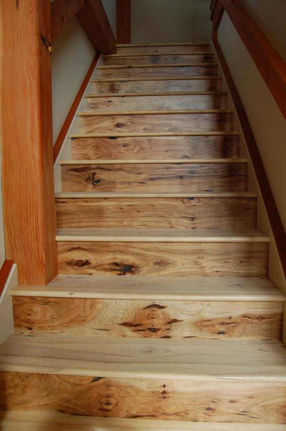 Curved staircase by sister company NEWwoodworks