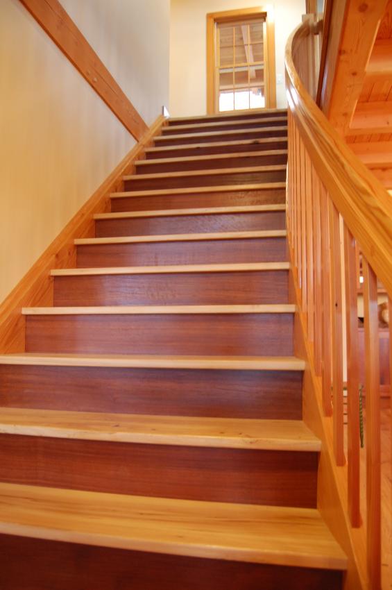 Curved staircase by sister company NEWwoodworks