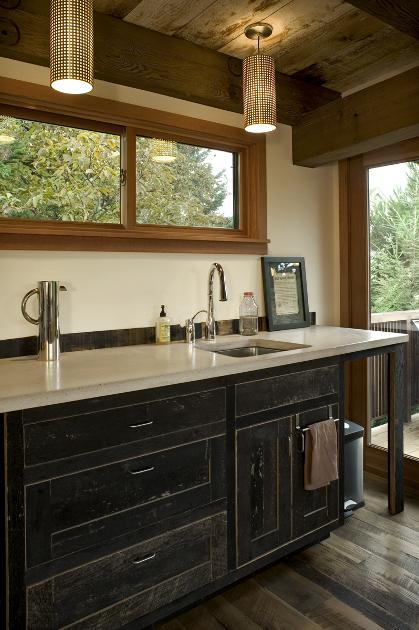 Reclaimed Oak Black and Tan, Black Cabinetry