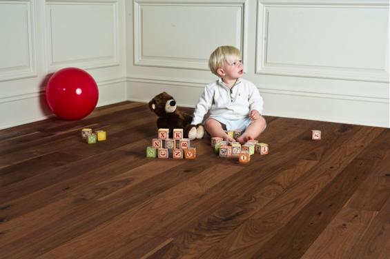 Pioneer Millworks Modern Farmhouse floor, Clean Walnut