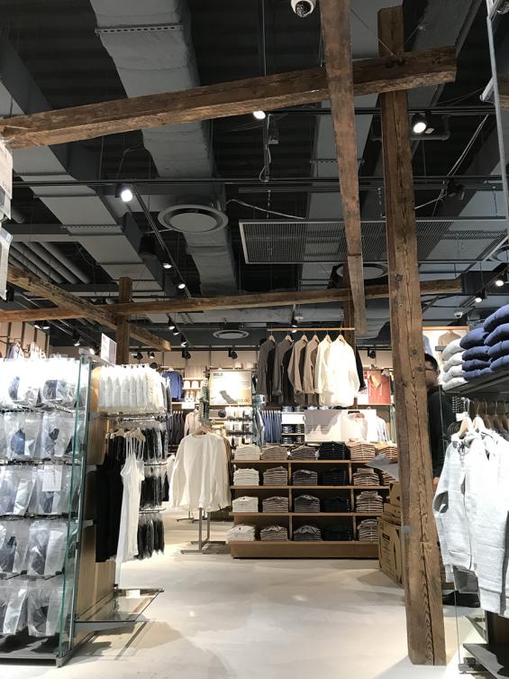 Pioneer Millworks Reclaimed Timbers and American Prairie Brownboard Paneling in Muji, Hudson Yards NYC