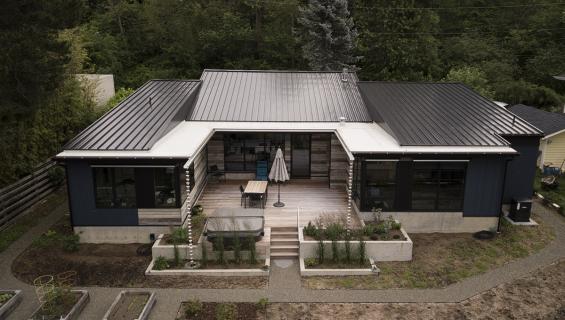 Pioneer Millworks reclaimed American Prairie Weathered Grey. Ectypos Architecture, Mercer Builders, and Photography by Phil Borges  