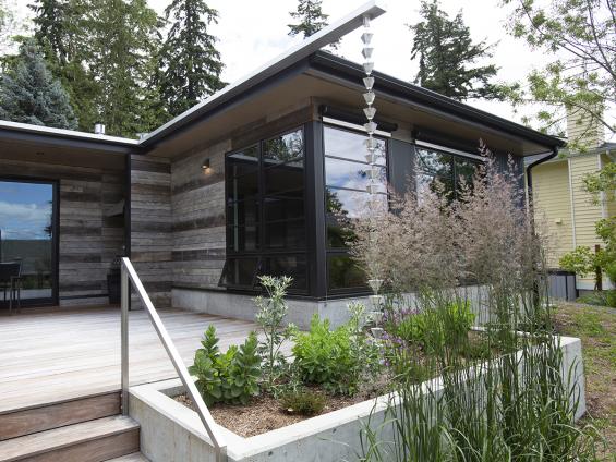 Pioneer Millworks reclaimed American Prairie Weathered Grey. Ectypos Architecture, Mercer Builders, and Photography by Phil Borges  