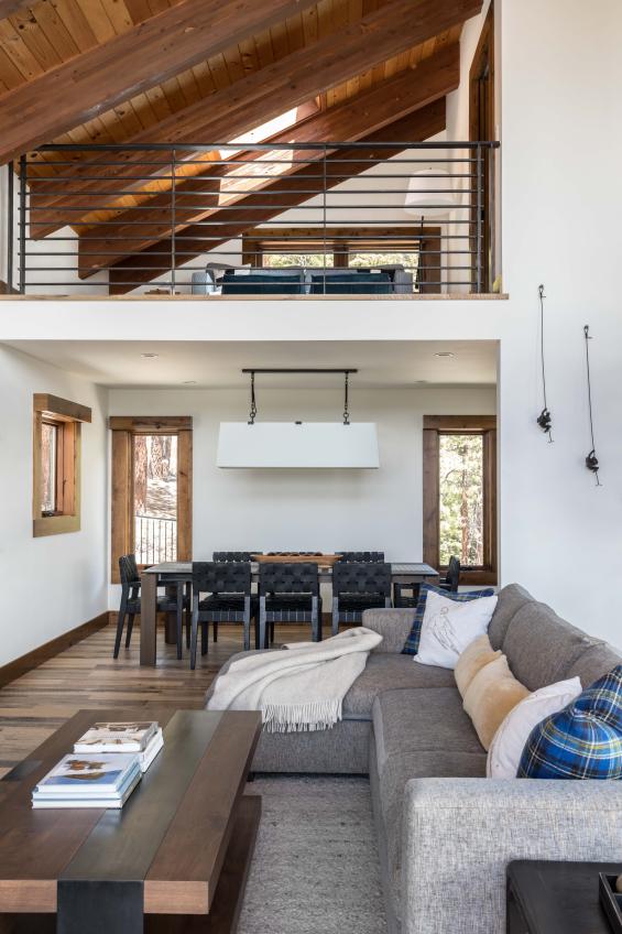 Pioneer Millworks Settlers' Plank Oak flooring. Photo © Kat Alves