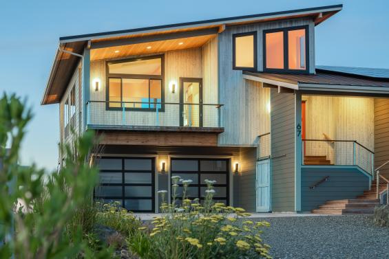 Pioneer Millworks Shou Sugi Ban exterior siding in Sequim, WA. Photography © Daniel Zetterstrom