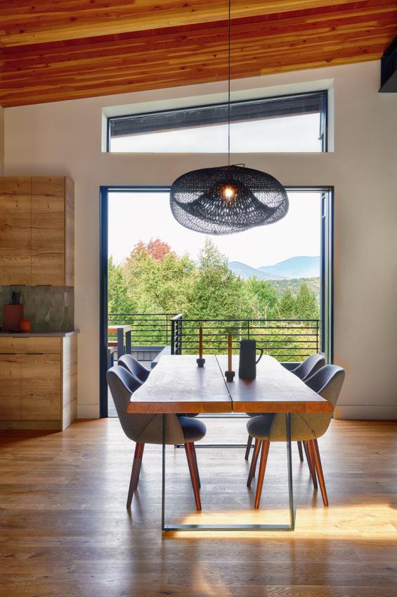 Sheds_On_The_Slopes_CasualWhiteOakPure