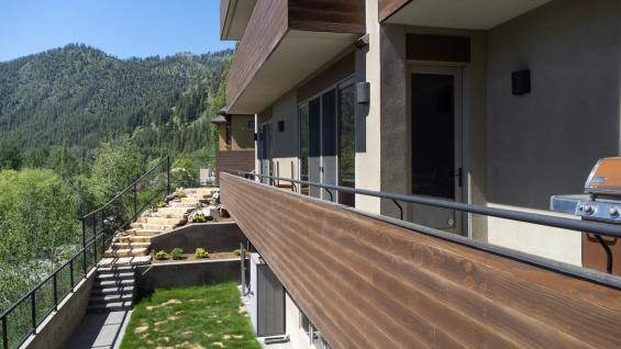 Pioneer Millworks Accoya Cocoa Siding. Photo by Tim Brown Media.