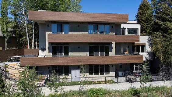 Pioneer Millworks Accoya Cocoa Siding. Photo by Tim Brown Media.