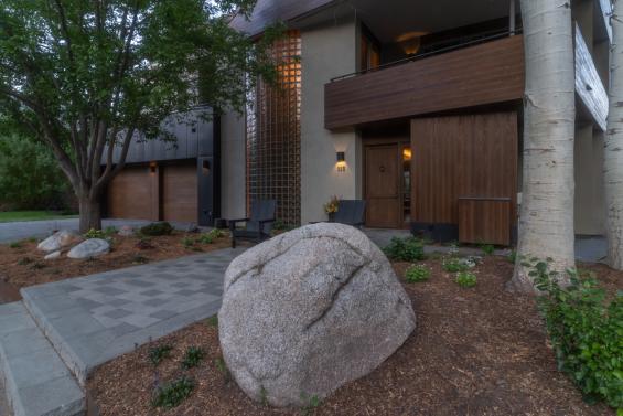 Pioneer Millworks Accoya Cocoa Siding. Photo by Tim Brown Media.