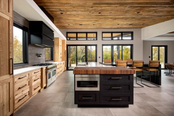 Pioneer Millworks American Prarie Brown Board Paneling and Siding. Project by Coulson Design Build. Photos by Pastorius Media.