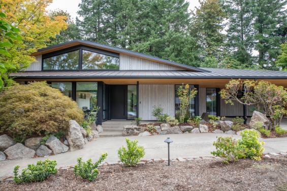 Pioneer Millworks Larch White Shou Sugi Ban Siding. Project by Akos Construction. Photos by Cristin Norine.